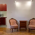 Ina * Σπλιτ