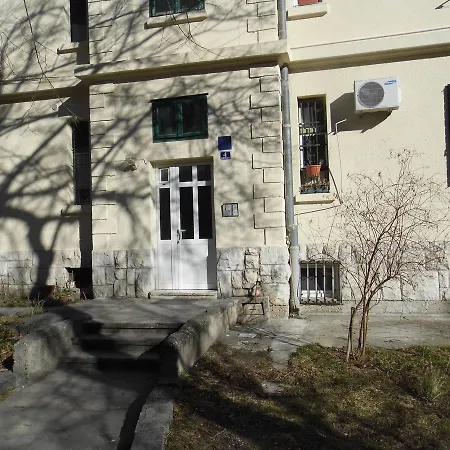 Ina Apartment Split
